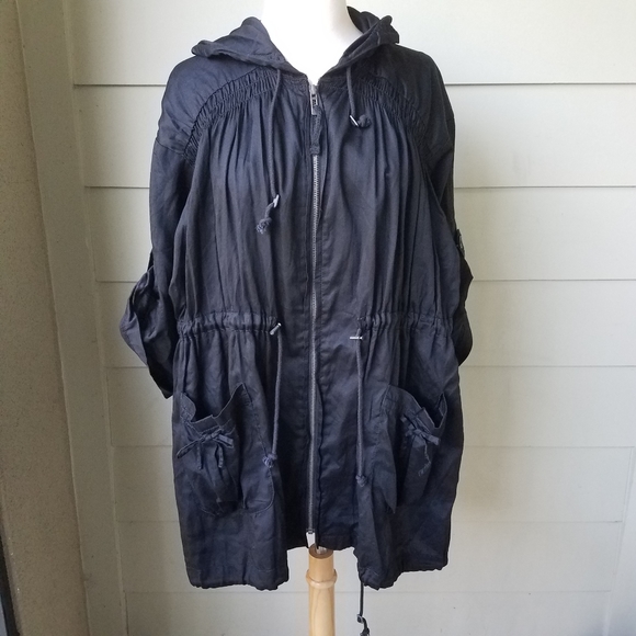Free People Jackets & Blazers - FREE PEOPLE  LIGHT WEIGHT JACKET WITH HOOD